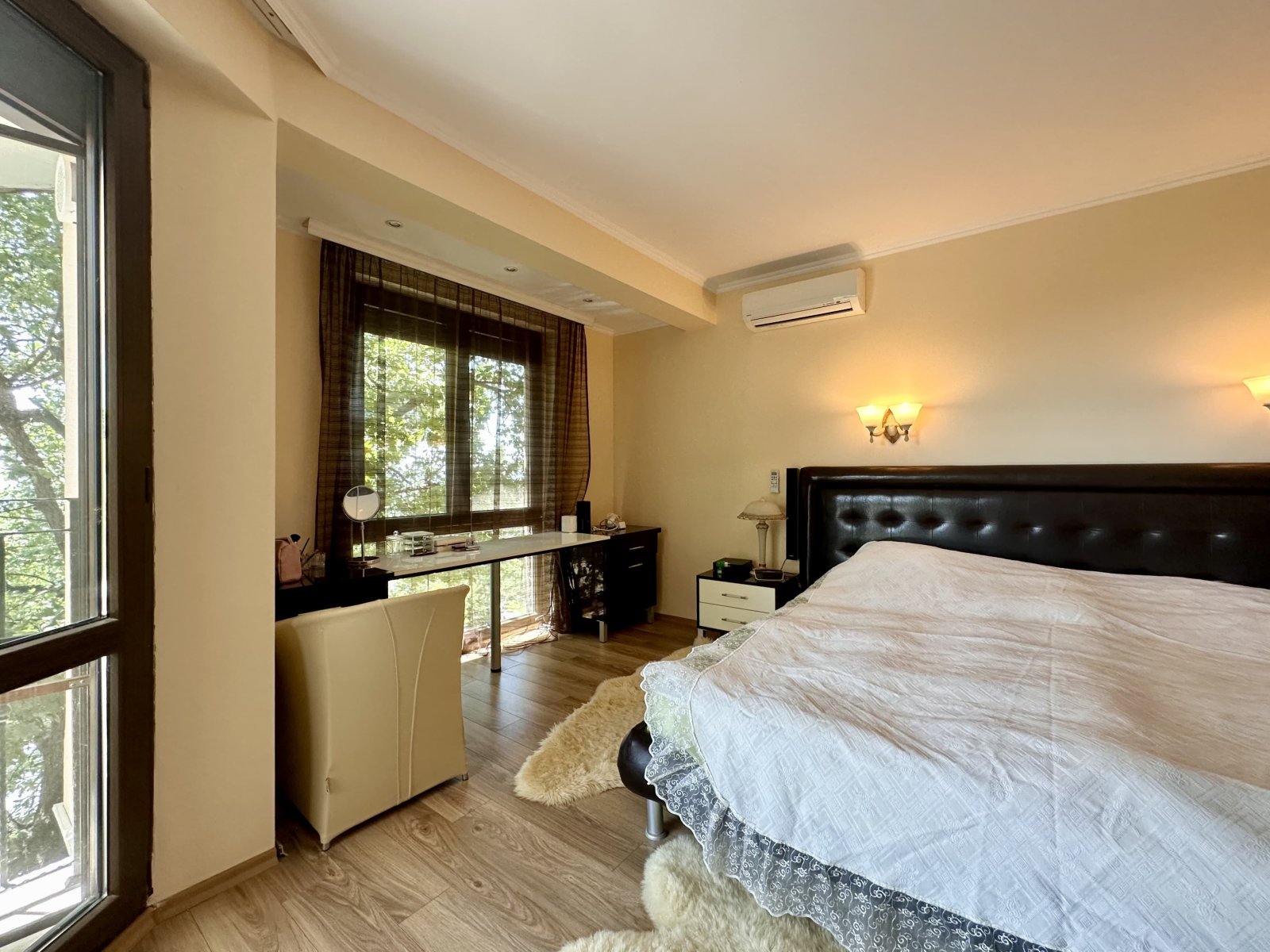 Two-story house with swimming pool in Kosharitsa