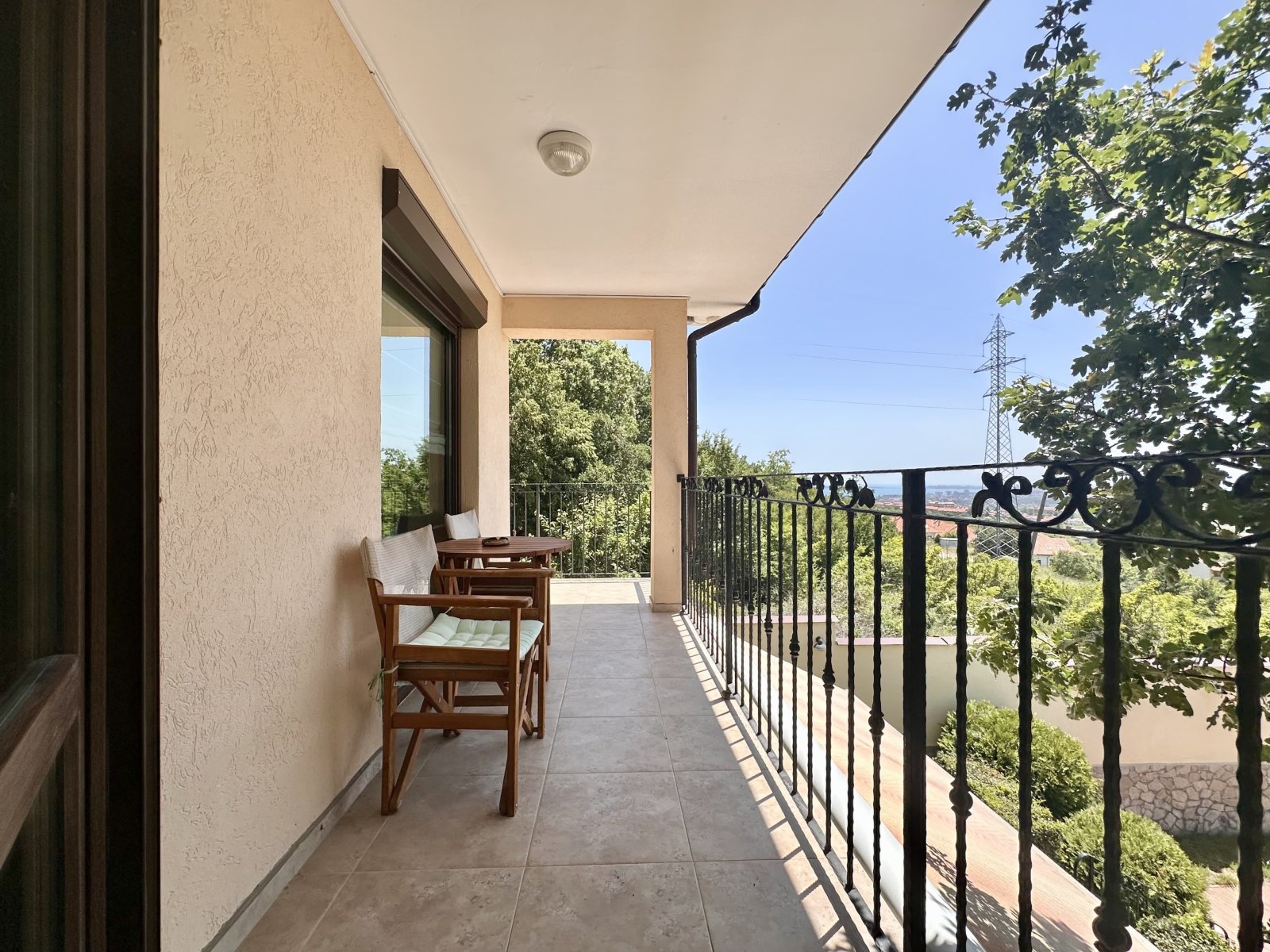 Two-story house with swimming pool in Kosharitsa