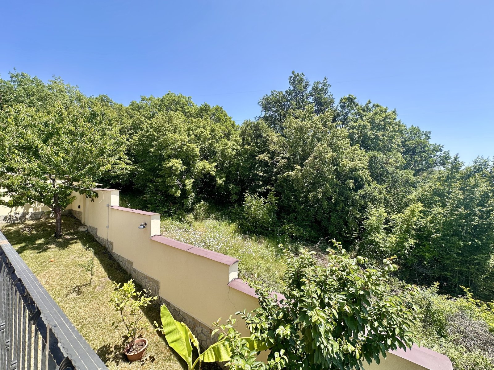 Two-story house with swimming pool in Kosharitsa