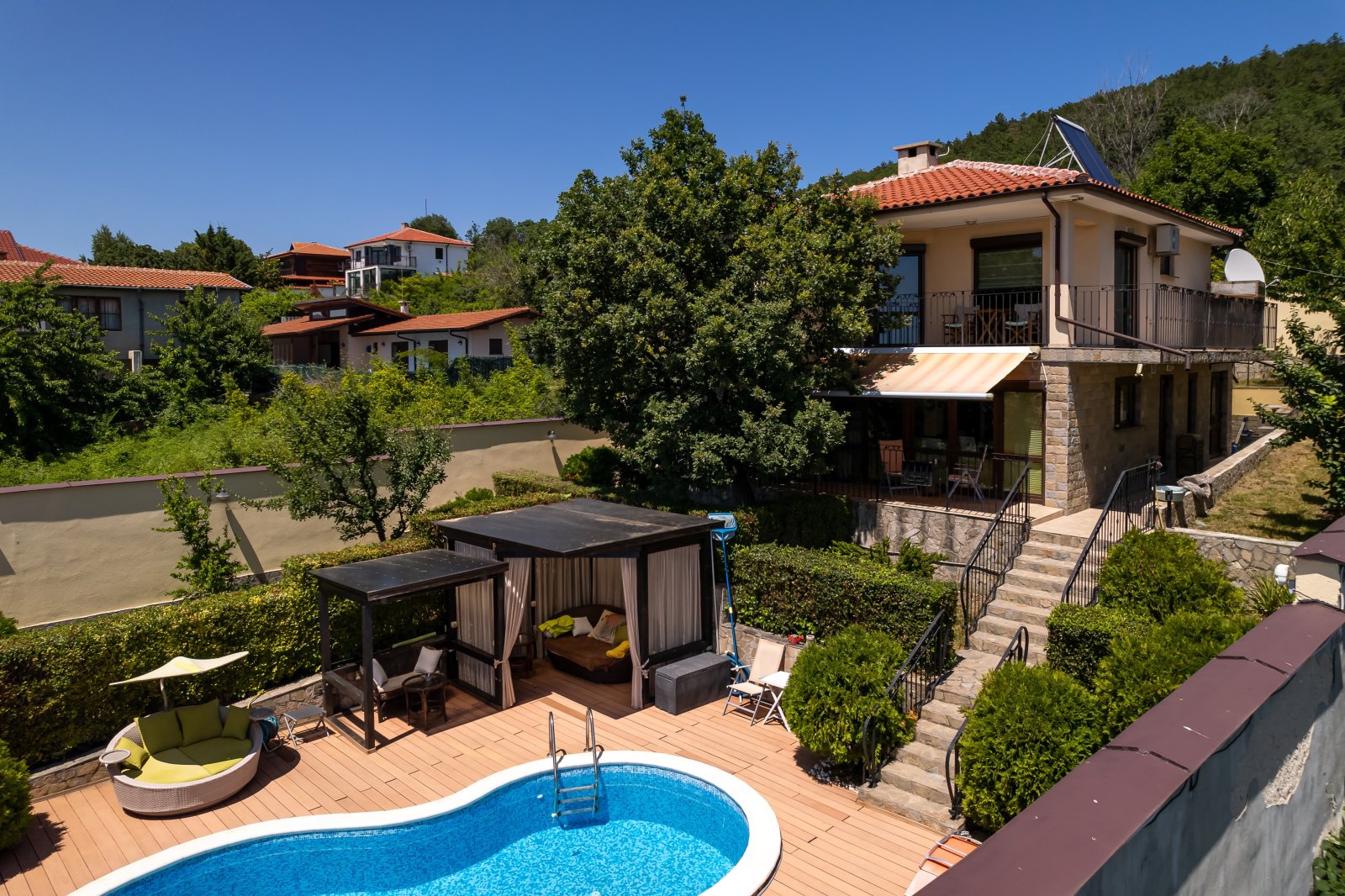 Kosharitsa: Two-story house with swimming pool in Kosharitsa 