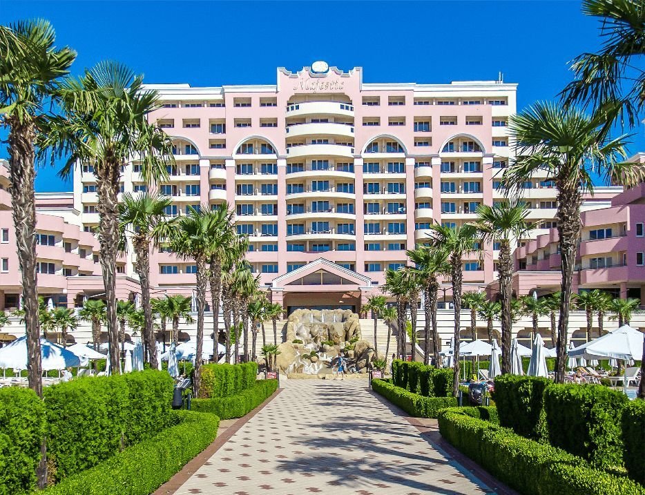 Two-room apartment in the Majestic complex at Sunny Beach