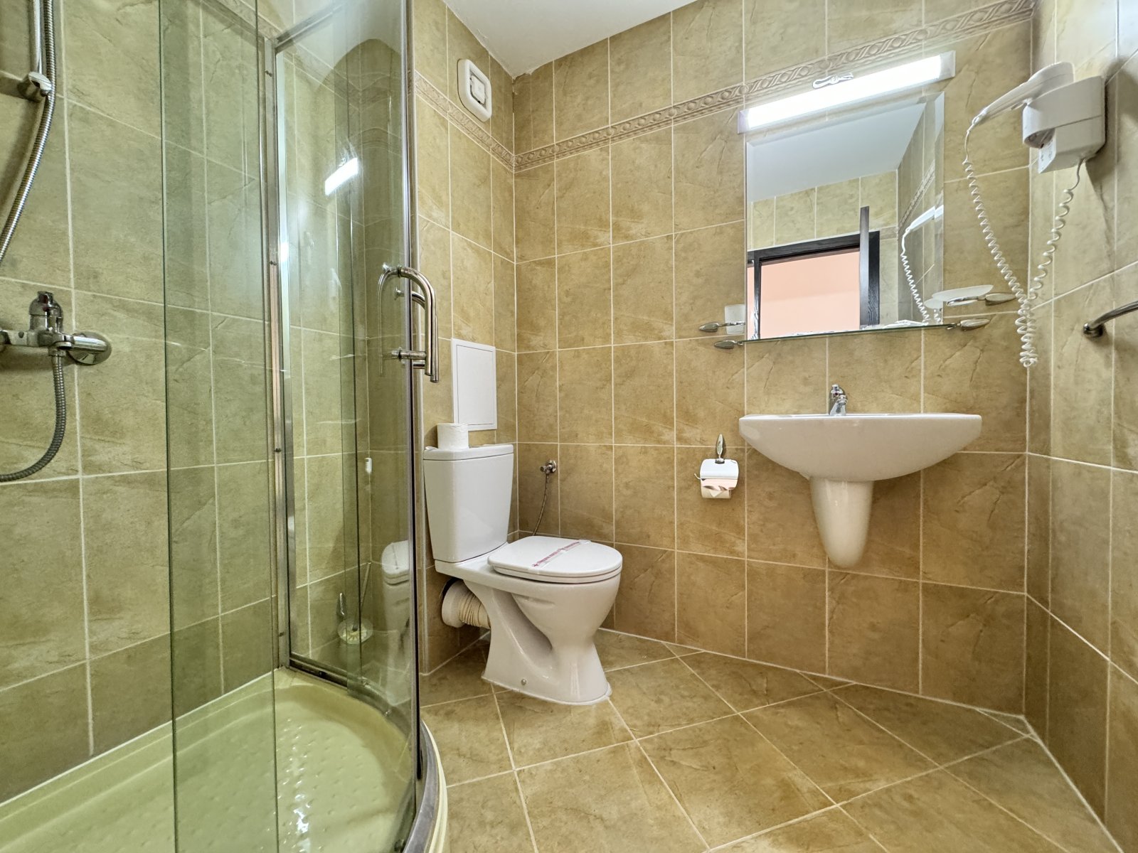 Two-room apartment in the Luxor complex in Sveti Vlas with a view of the pool.