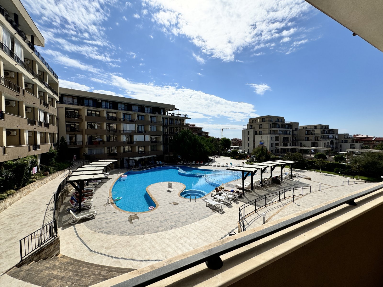Sveti Vlas: Two-room apartment in the Luxor complex in Sveti Vlas with a view of the pool. 