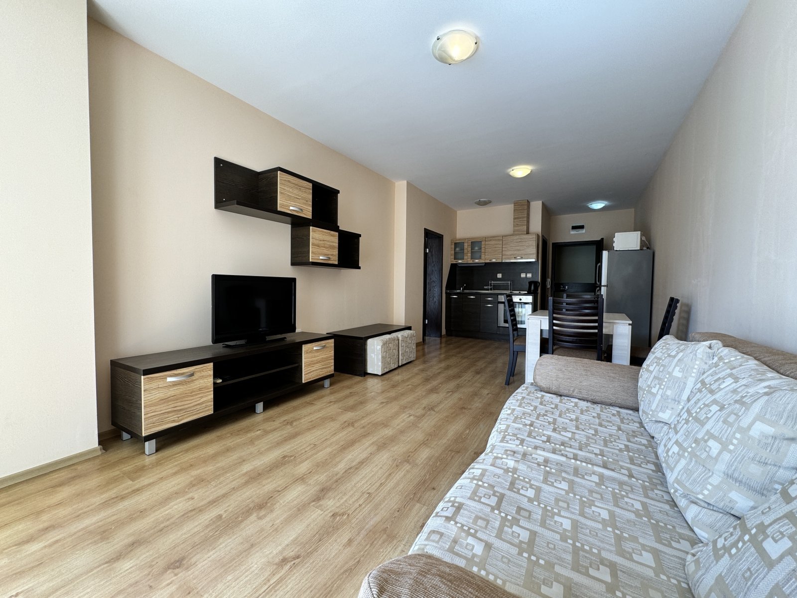 Two-room apartment in the Luxor complex in Sveti Vlas with a view of the pool.