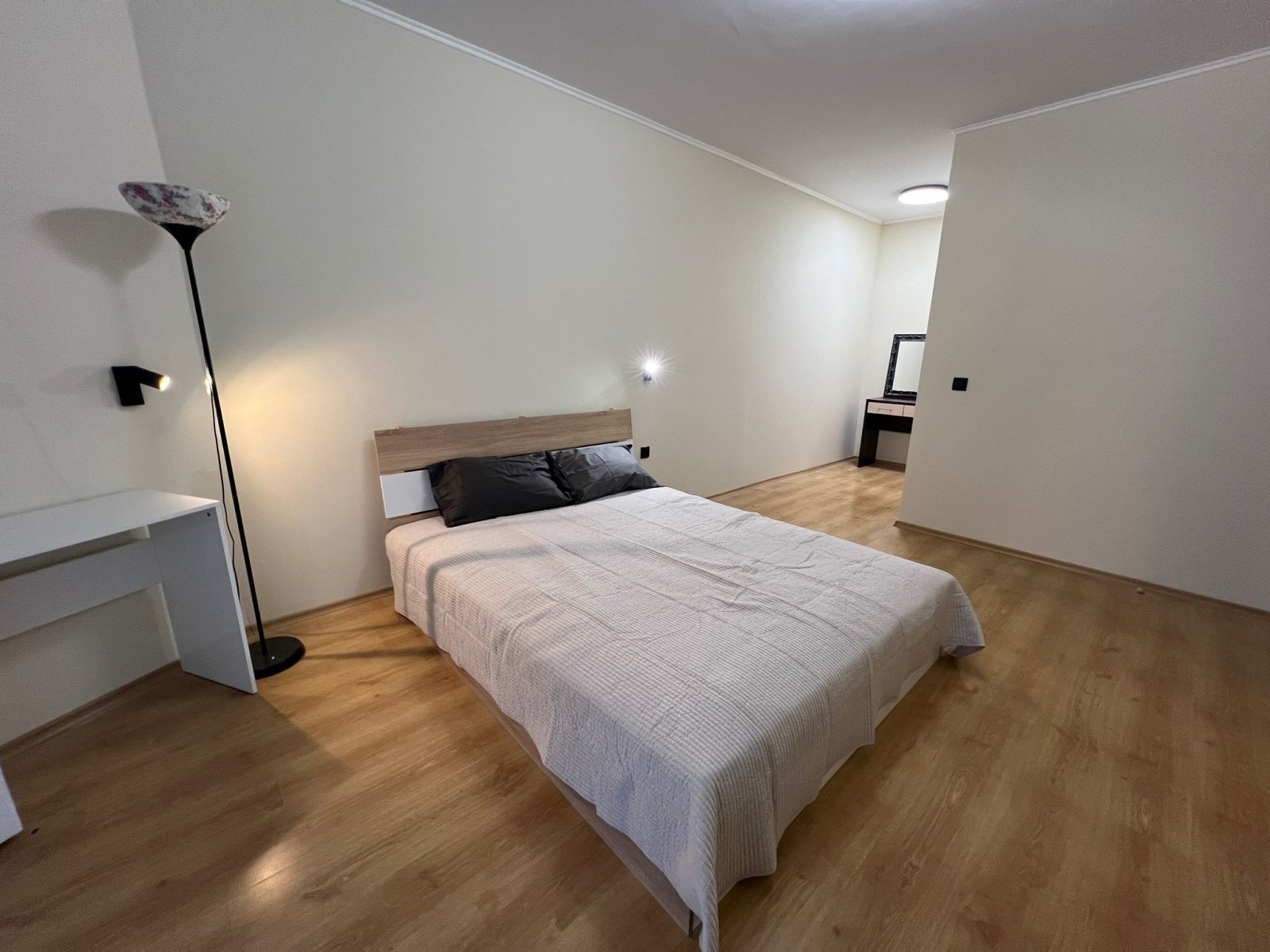 Two-room apartment with sea and mountain views in the Luxor complex in Sveti Vlas