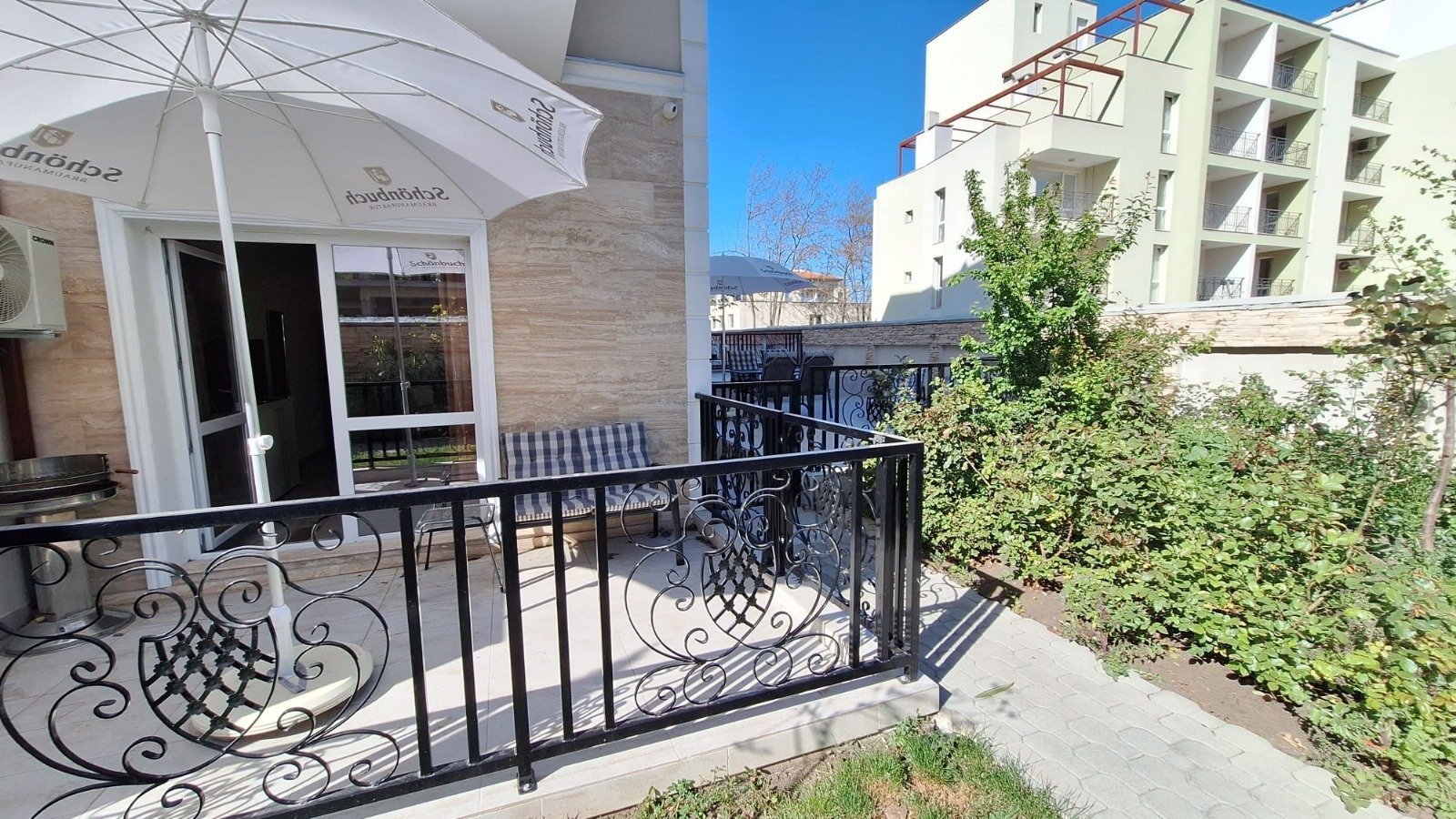 Two-room apartment in the Magnolia 6 complex at Sunny Beach