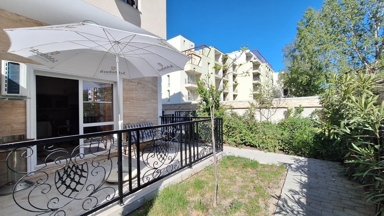 Two-room apartment in the Magnolia 6 complex at Sunny Beach