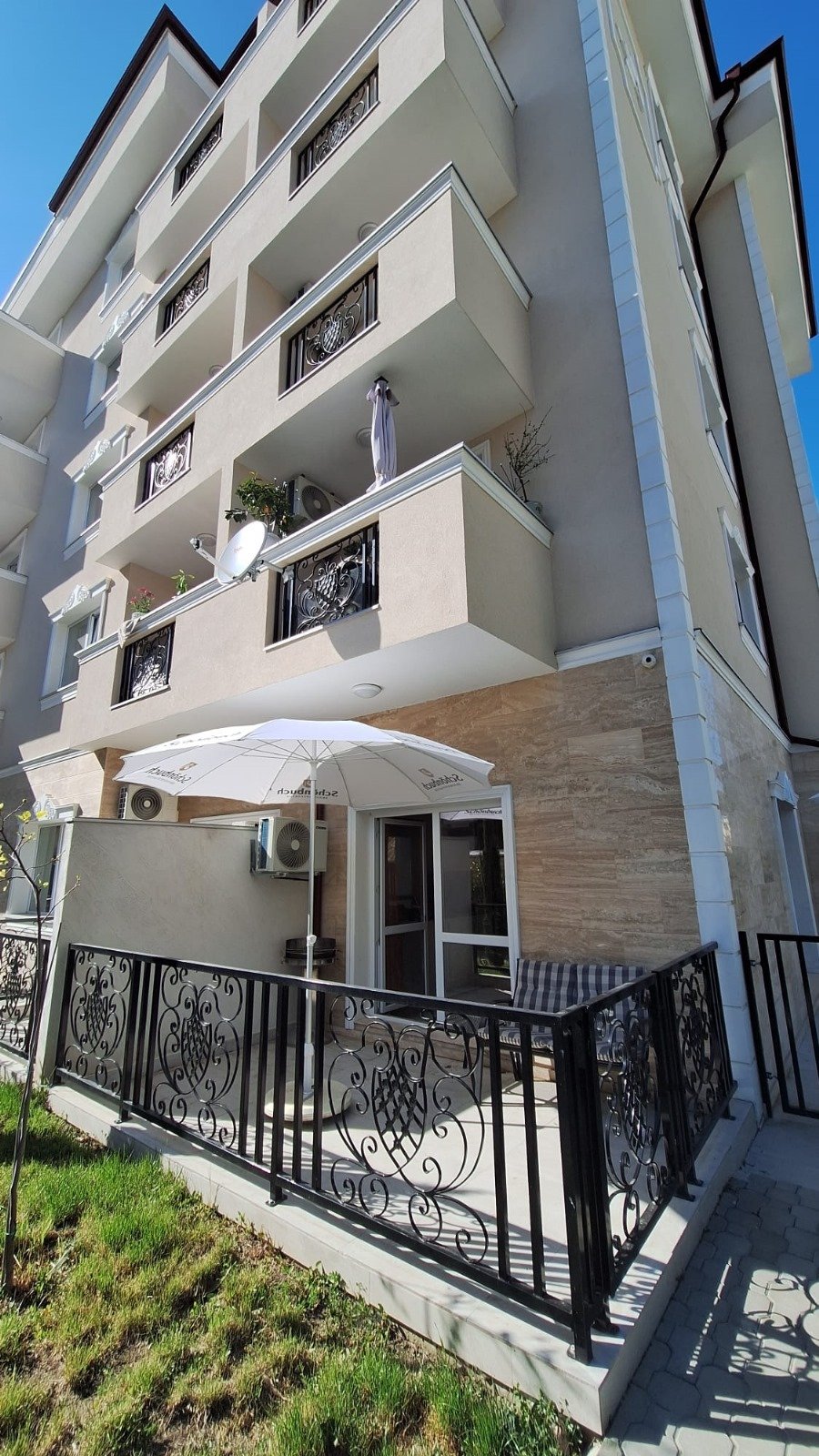 Two-room apartment in the Magnolia 6 complex at Sunny Beach