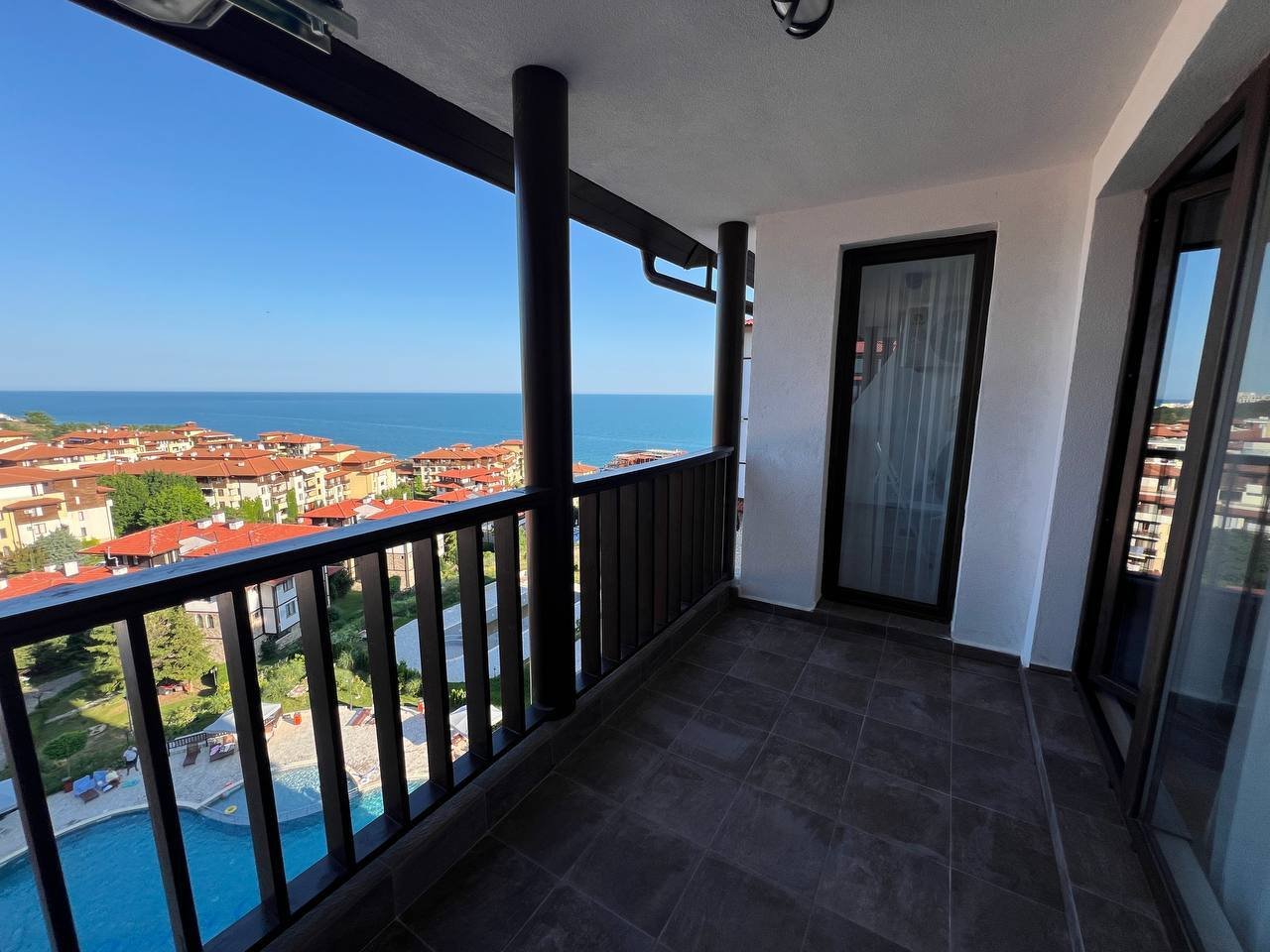 Three-room apartment with sea view in the Etara 4 complex in Sveti Vlas