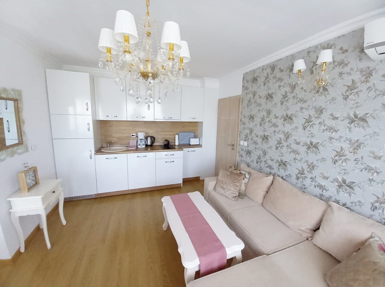 Three-room apartment in the Sweet Home 6 complex at Sunny Beach