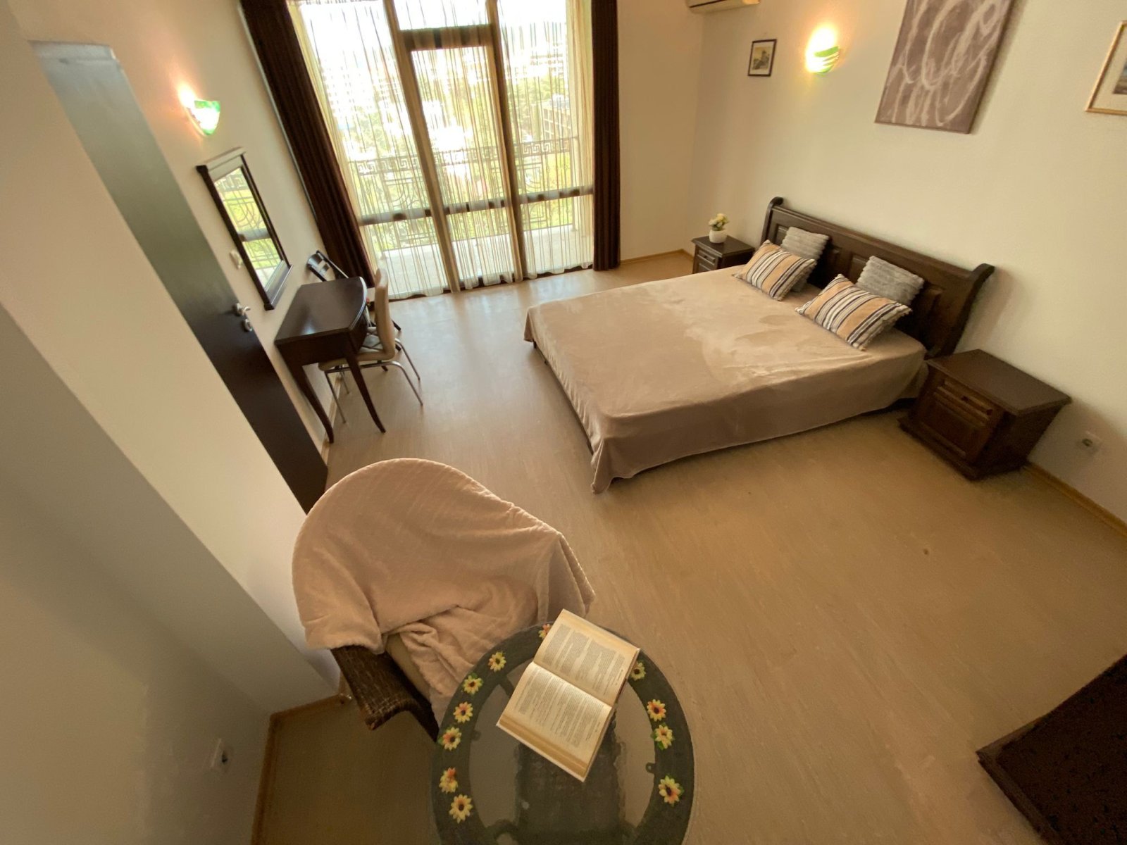 Two-room apartment with sea view in the Babylon complex at Sunny Beach