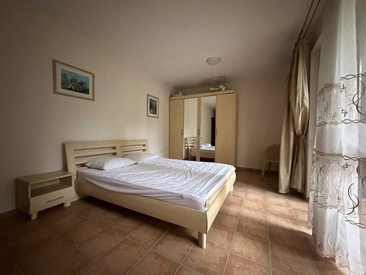 Three-room apartment in the Cascadas 1 complex – with a view of the pool