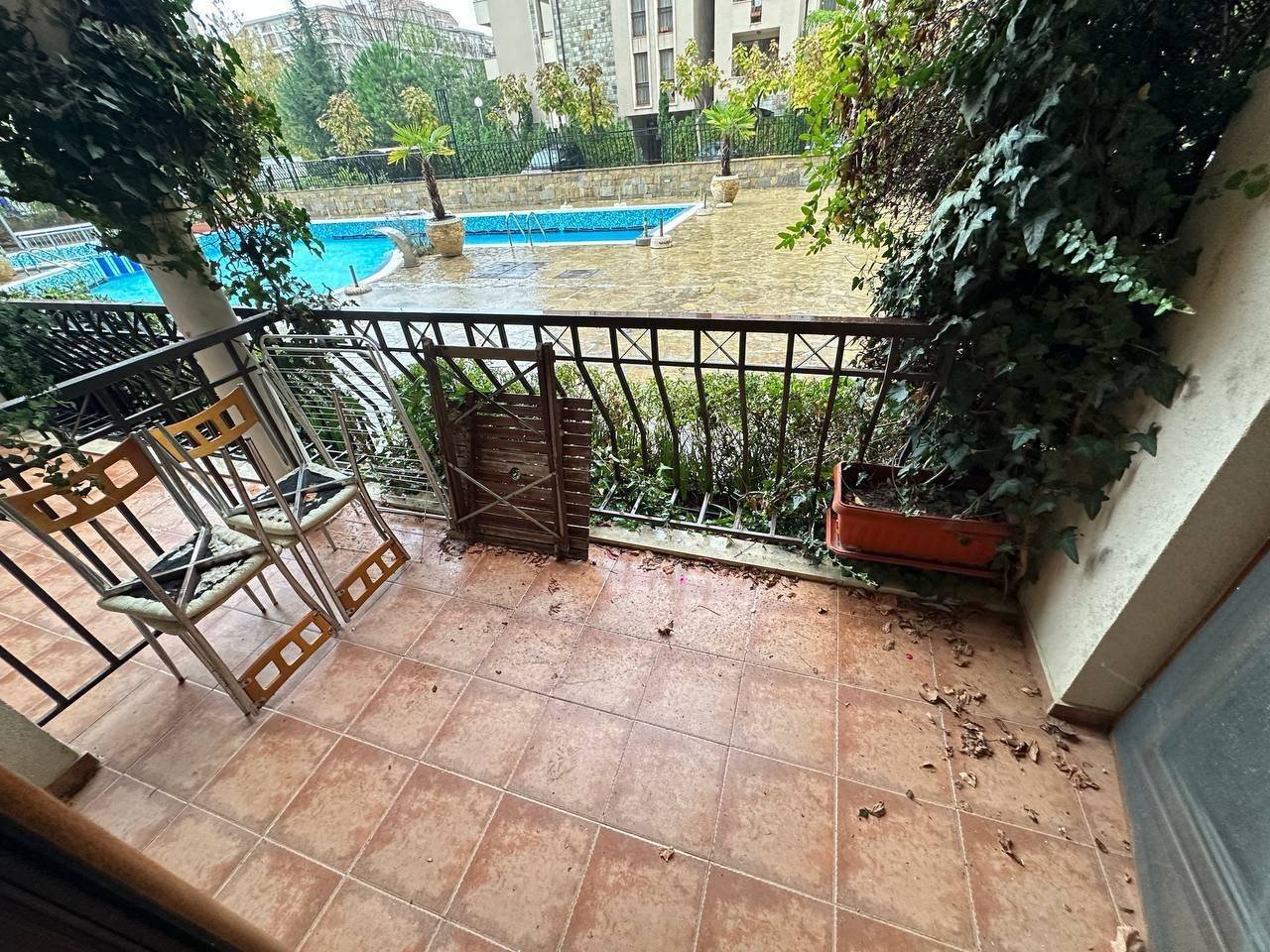 Three-room apartment in the Cascadas 1 complex – with a view of the pool