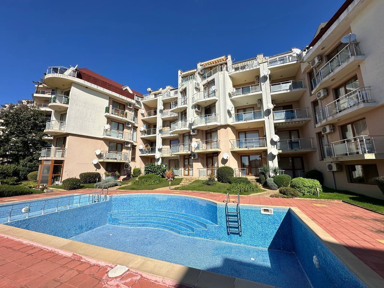 Three-room apartment in the Star Fish complex in Sveti Vlas
