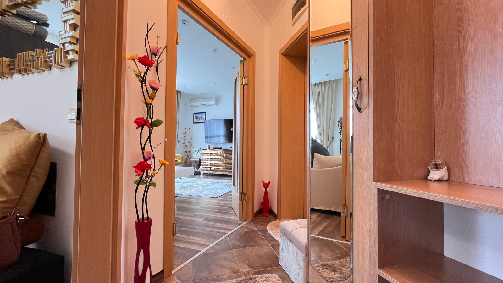 Two-room apartment in the first line to the beach in Sunny Beach, in the Golden Beach complex.