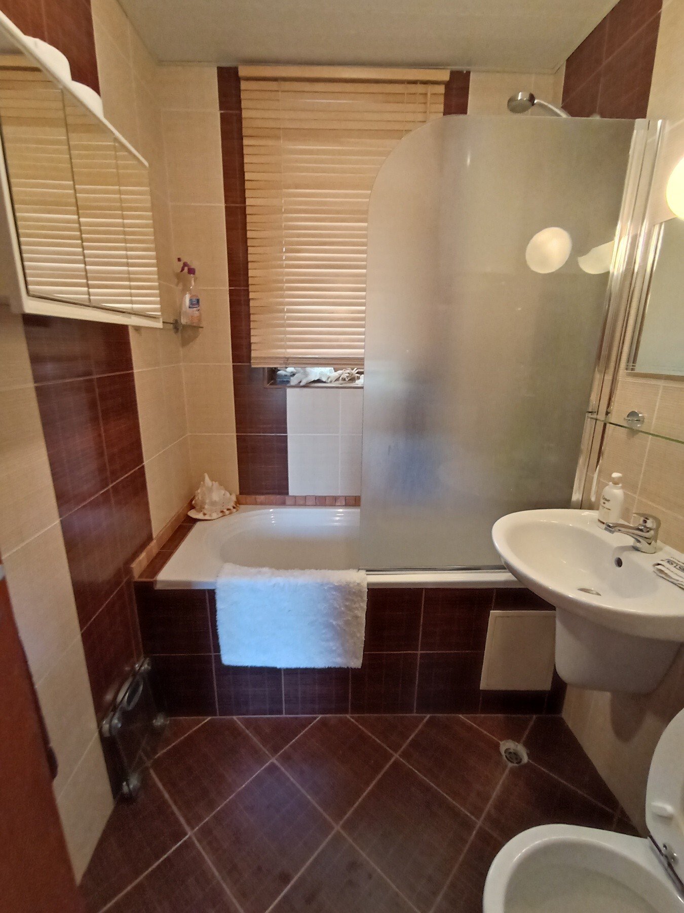 Two-story house with garage in Sveti Vlas