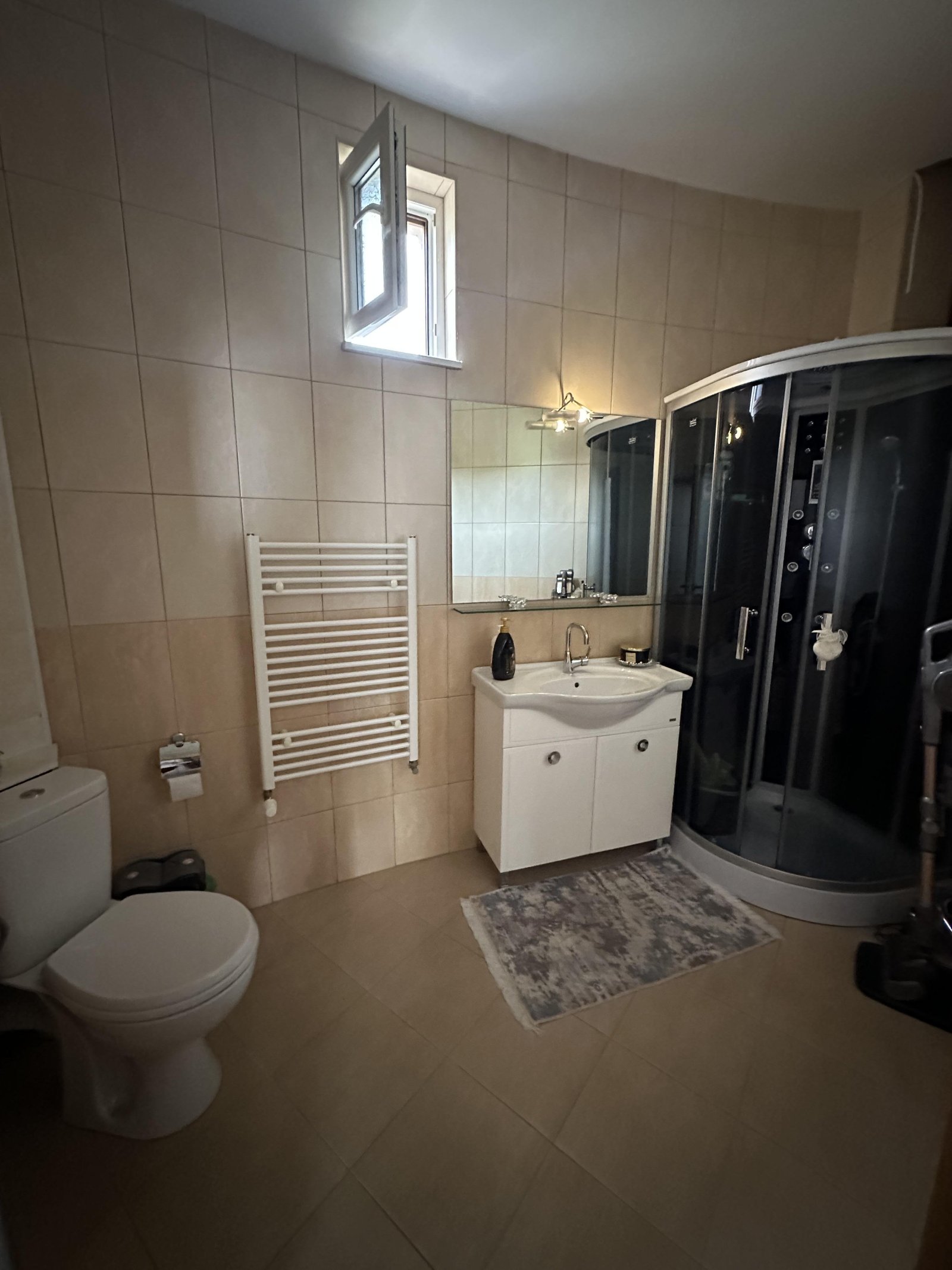 Two-story house with garage in Sveti Vlas