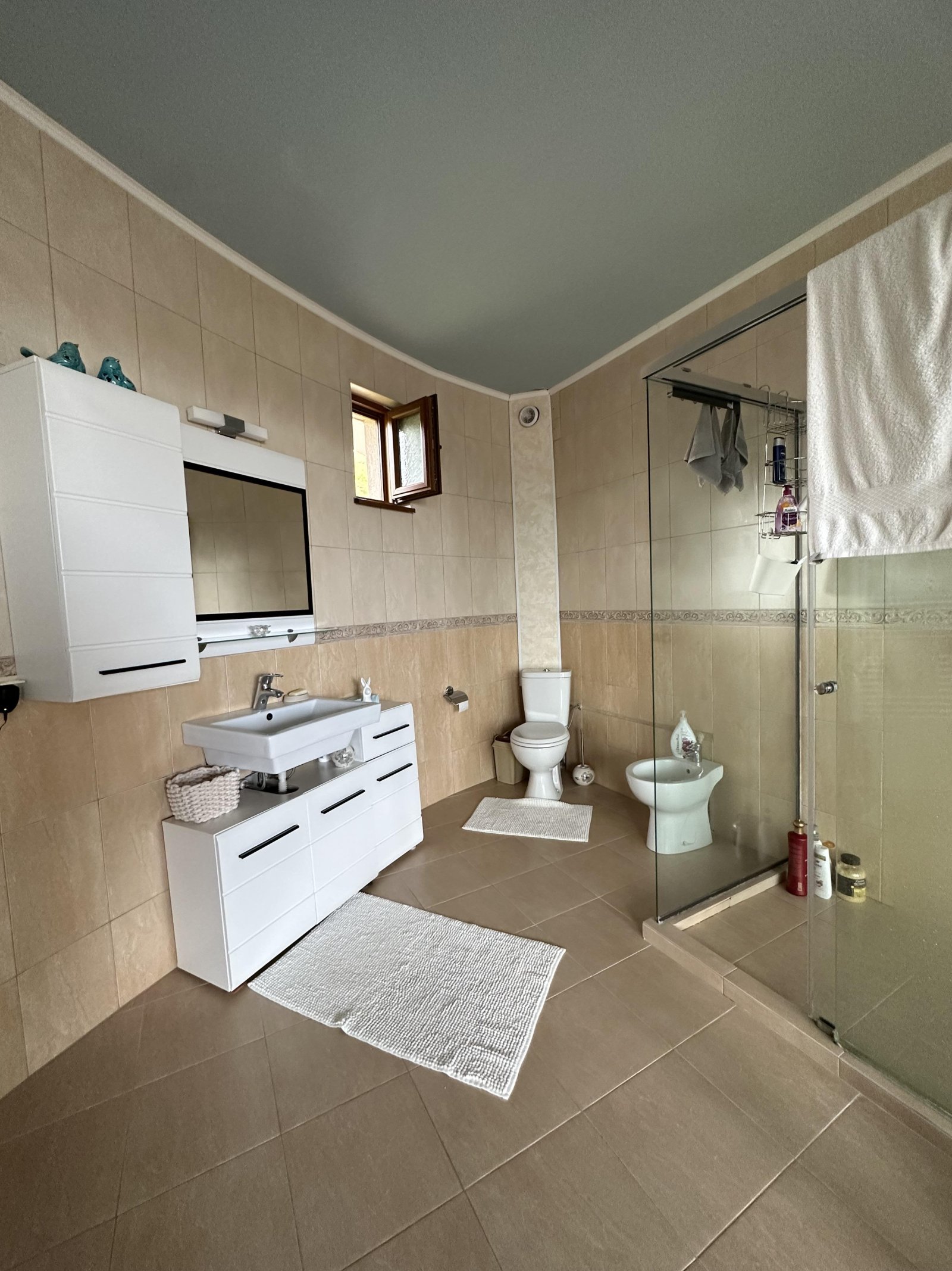 Two-story house with garage in Sveti Vlas