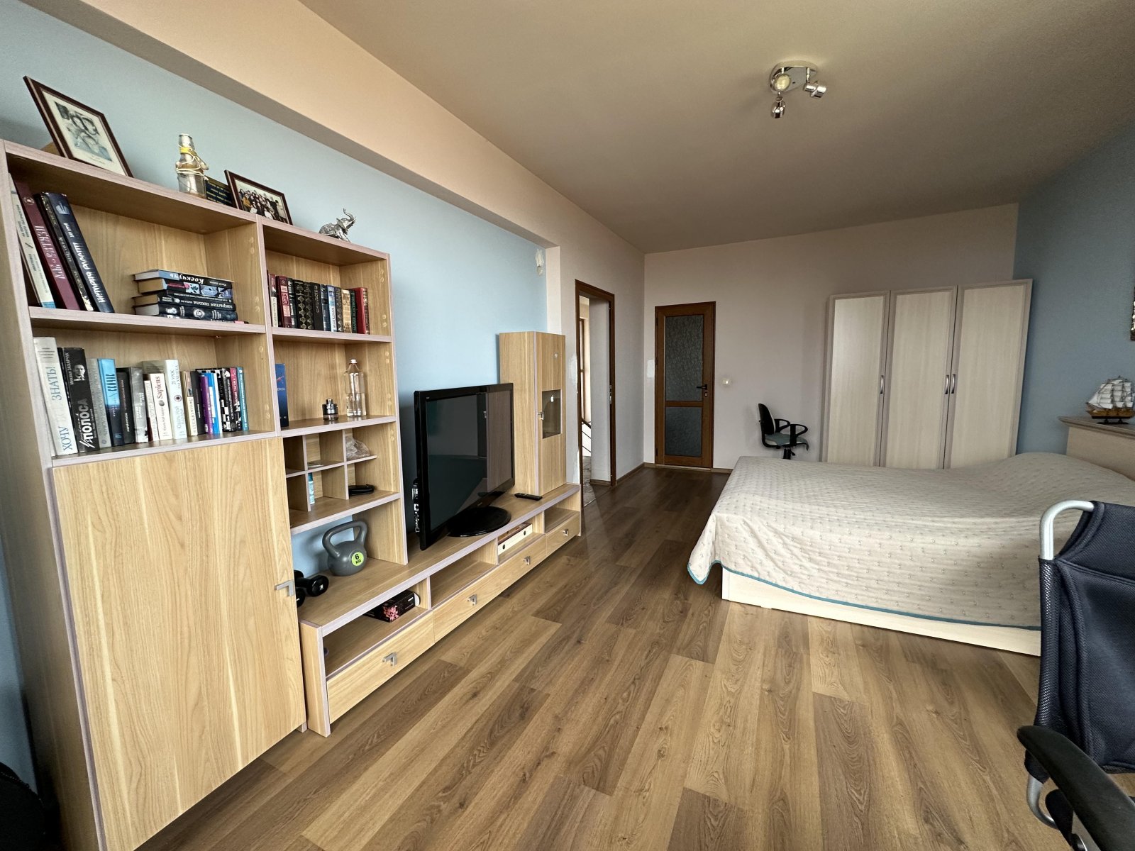 Two-story house with garage in Sveti Vlas