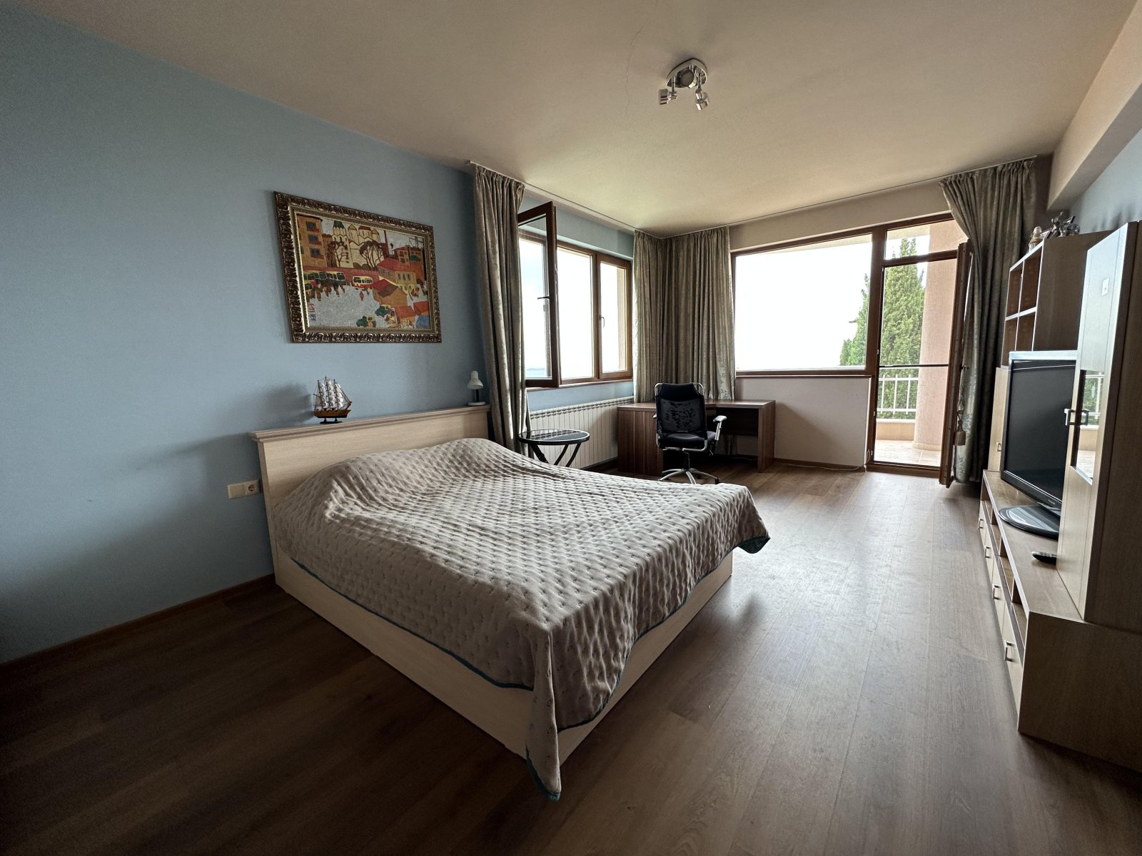 Two-story house with garage in Sveti Vlas