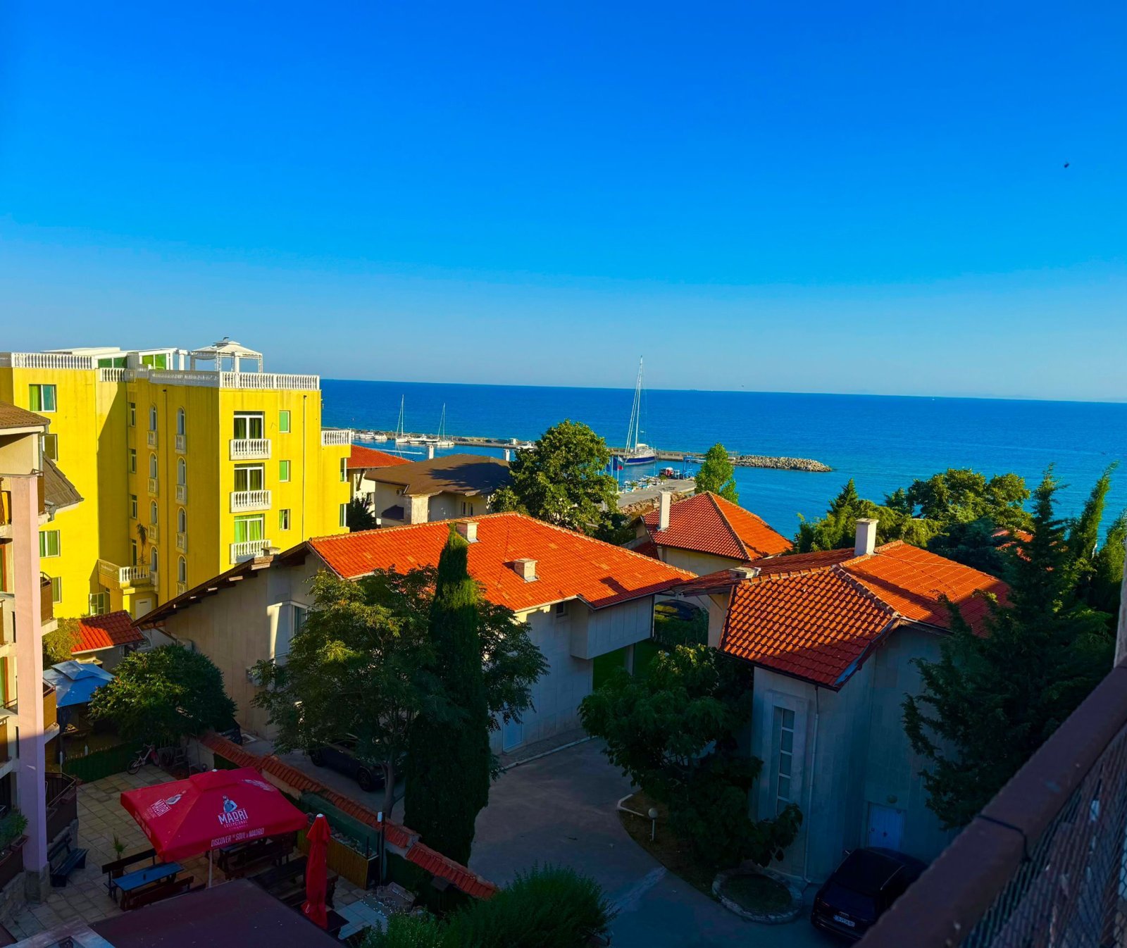 Penthouse 1+1 in the Porto Paradiso complex in Sveti Vlas, Bulgaria