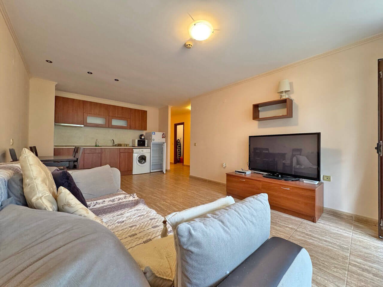 Two-room apartment in the Etara complex with a view of the garden in Sveti Vlas, Bulgaria