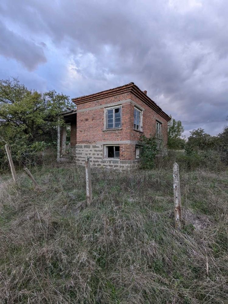 Detached house in the village of Dobrinovo, Bulgaria