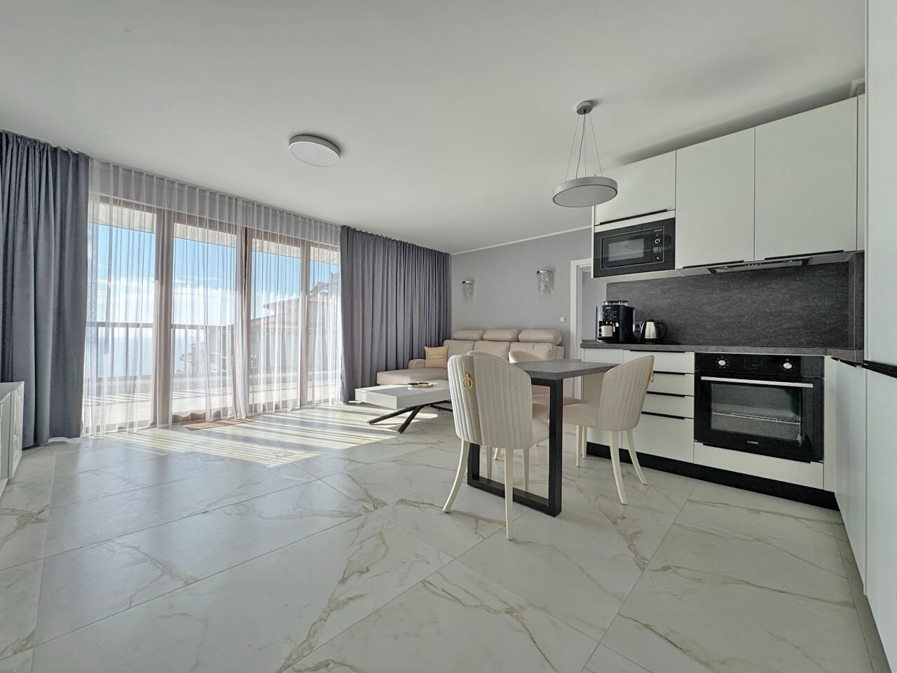 Three-room apartment with sea view in the Sun Coast complex in Sveti Vlas, Bulgaria