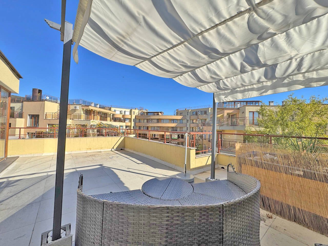 Two-room maisonette apartment in the Antonia complex with a view of the pool in Sveti Vlas, Bulgaria