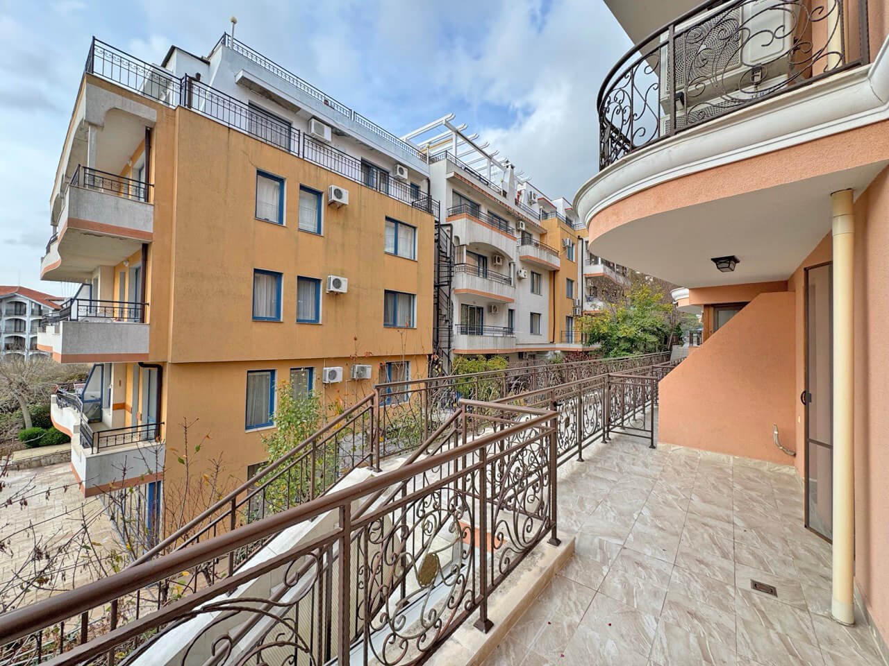 Three-room apartment in the Phoenix complex in Sveti Vlas, Bulgaria