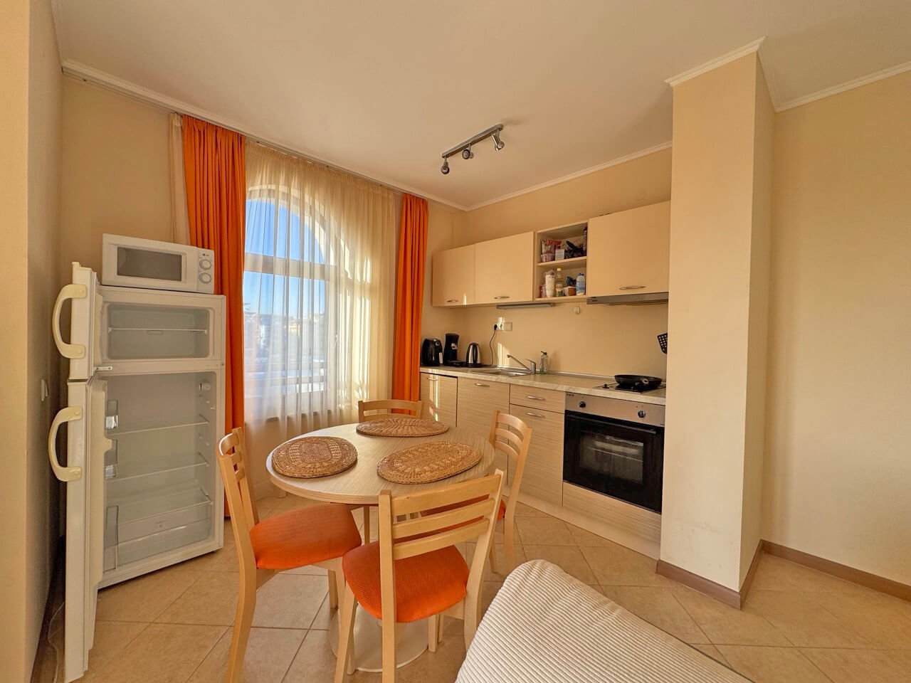 Three-room apartment in the Royal Sun residential complex, Sunny Beach, Bulgaria