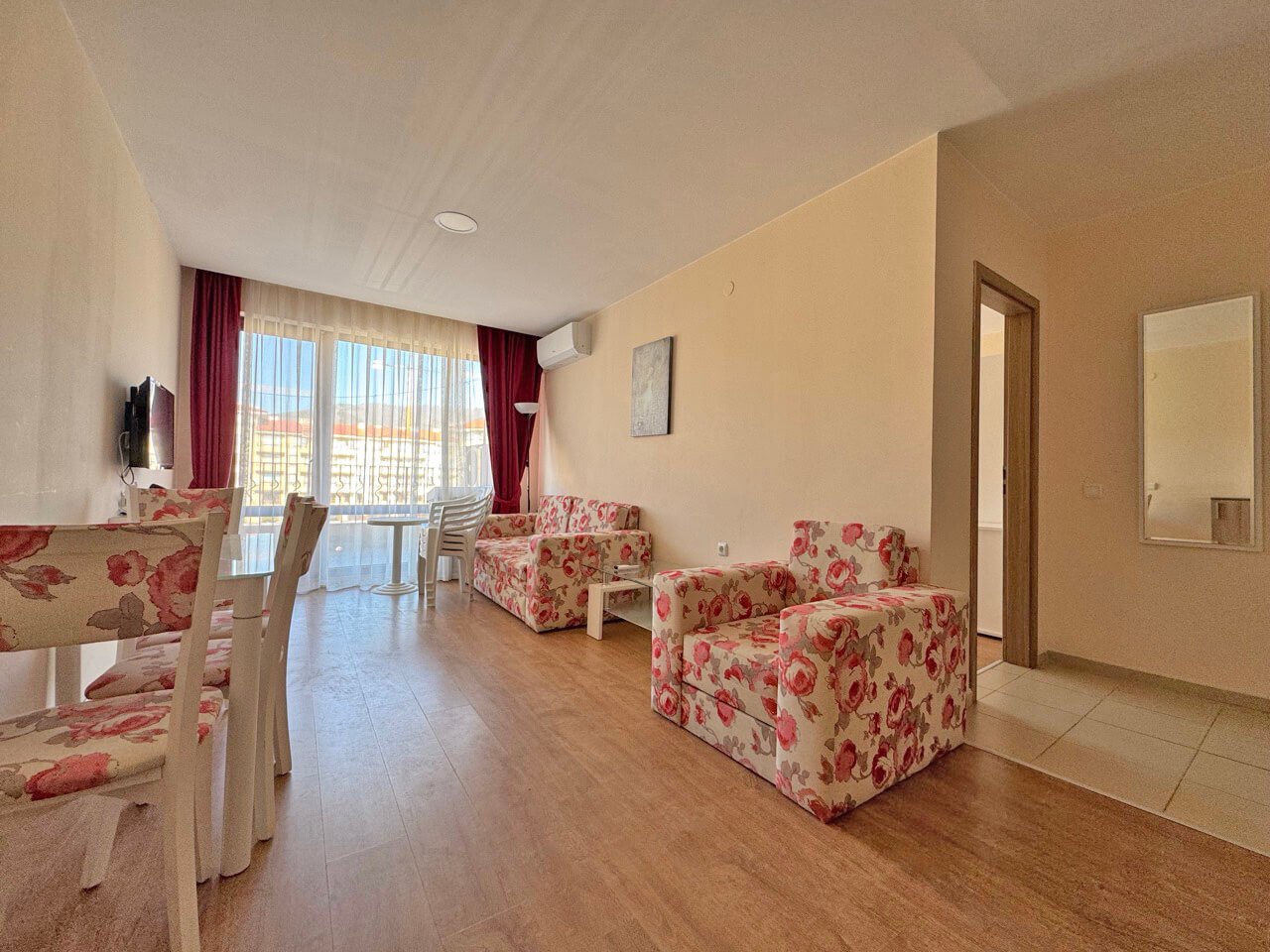 Two-room apartment in the Premier Fort complex, Sveti Vlas, Bulgaria