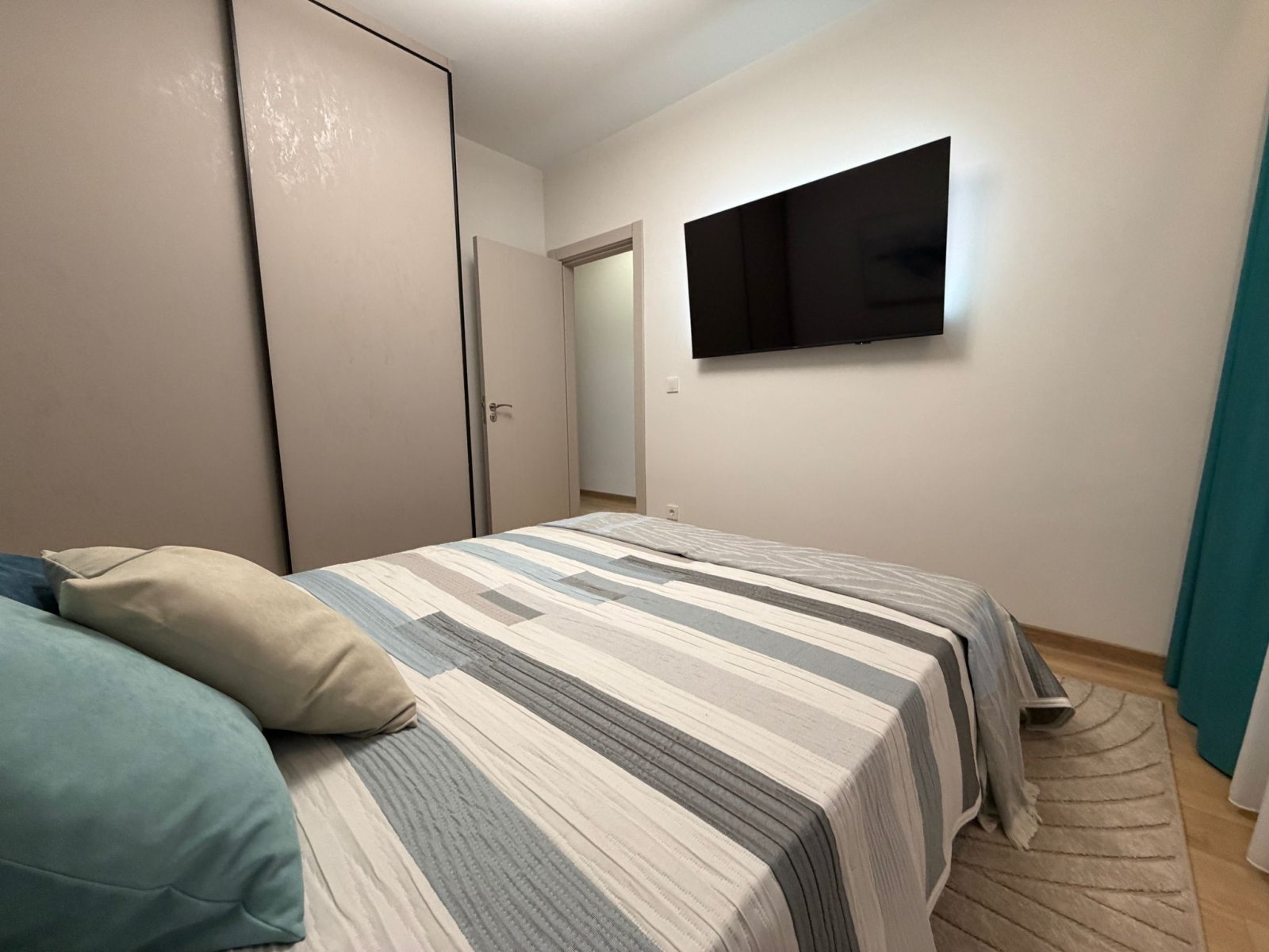 Three-room apartment with a view of the pool in the Emilia Romana Verde complex, Sunny Beach