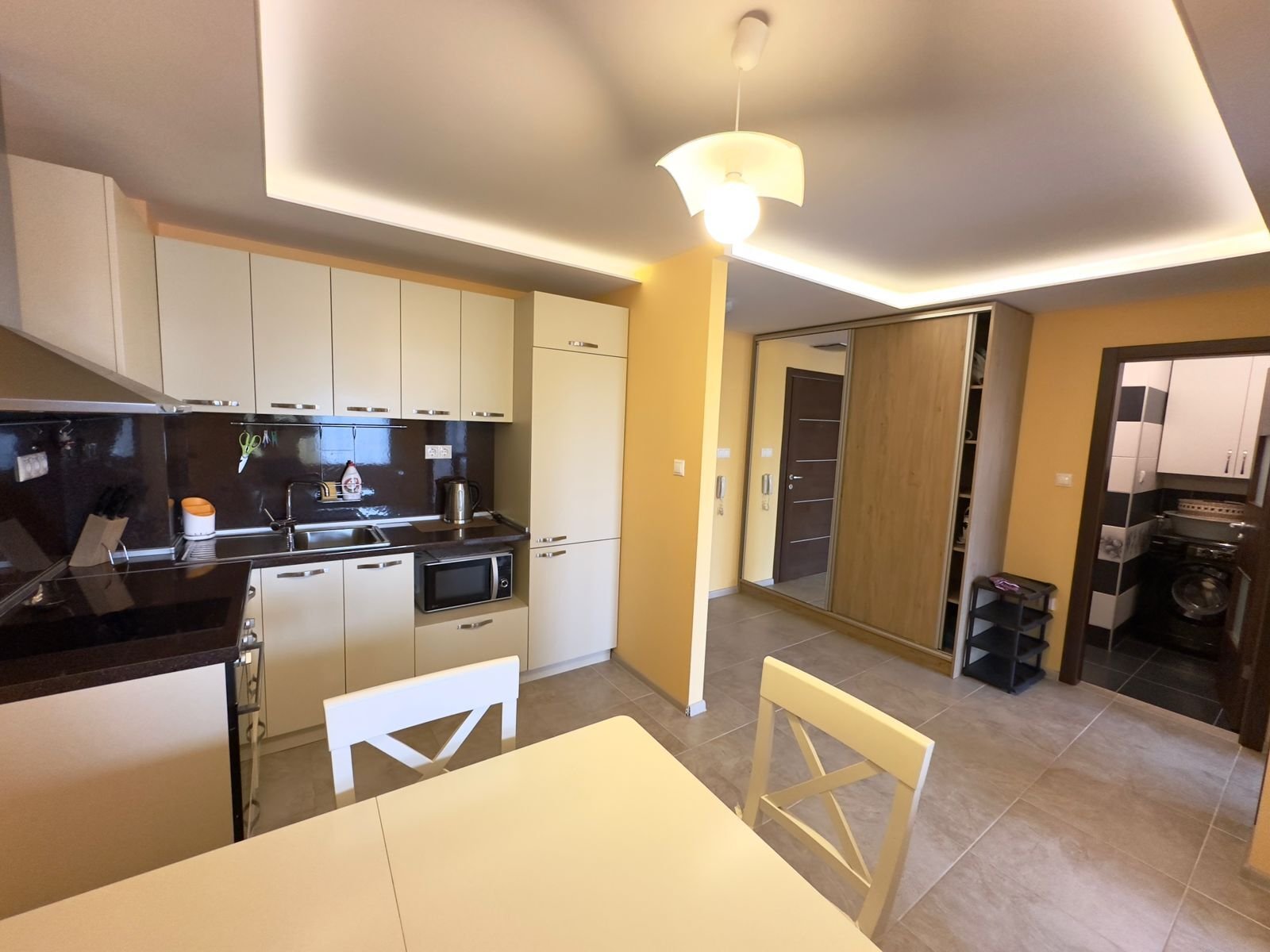 Appartamento con due camere da letto con vista sulla piscina nel complesso Omega Resort, Ravda, Bulgaria.