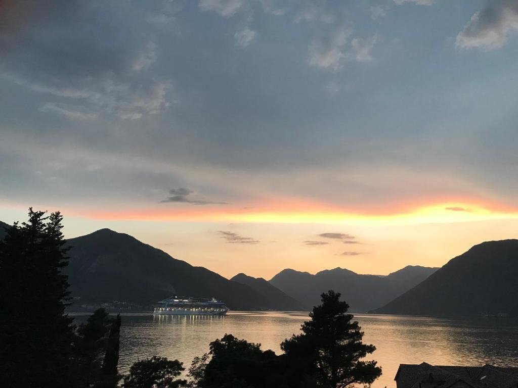 Charmantes Hotel in der malerischen Stadt Kotor, Dobrota, Montenegro