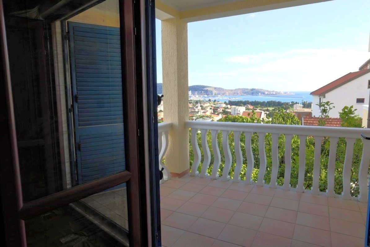 Antik möbliertes, geräumiges Haus mit Meerblick in Bar, Šušanj