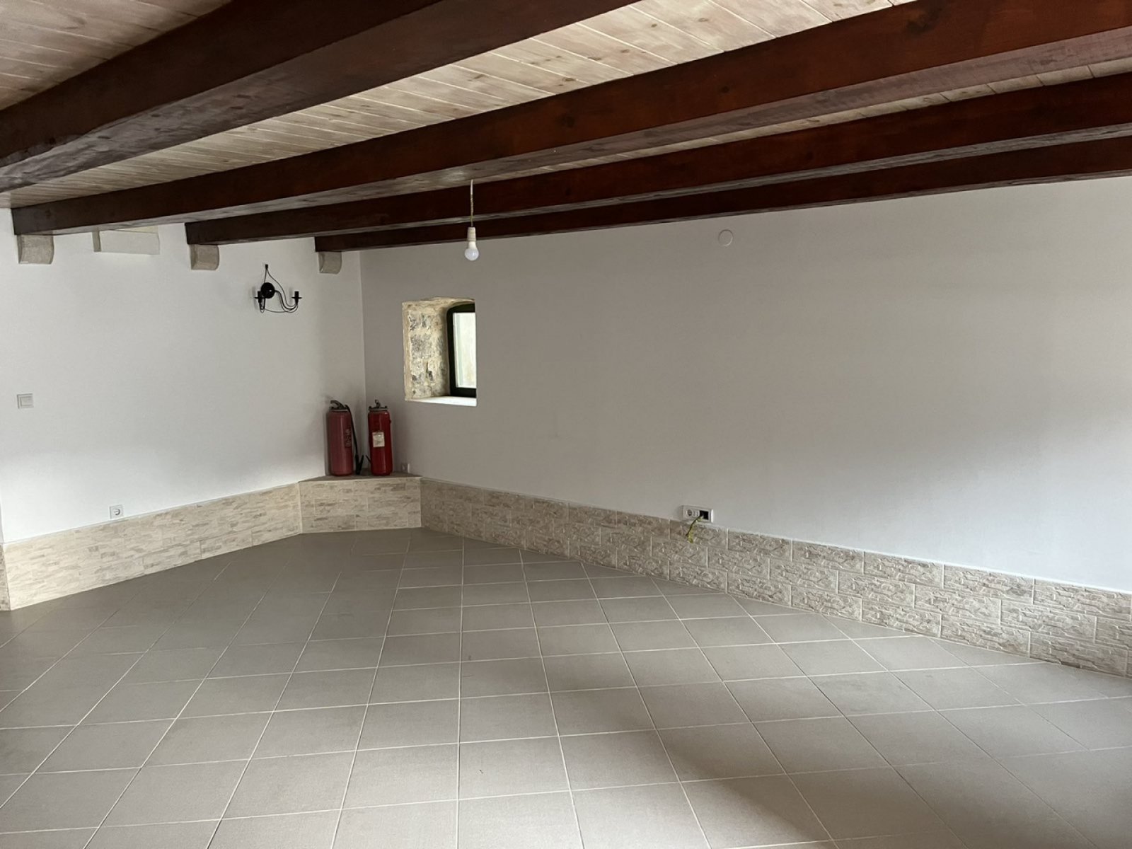 Renoviertes Steinhaus am Meer in Lepetane, Tivat – Die ideale Kombination aus Geschichte und modernem Wohnen