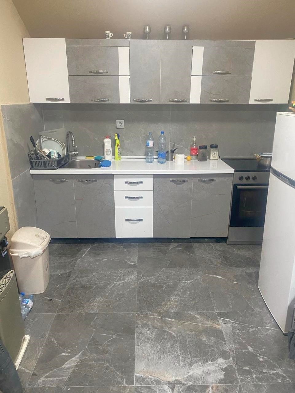 Einfamilienhaus mit zwei Wohnungen, ruhige Lage und Parkplatz in Djurmani, Bar