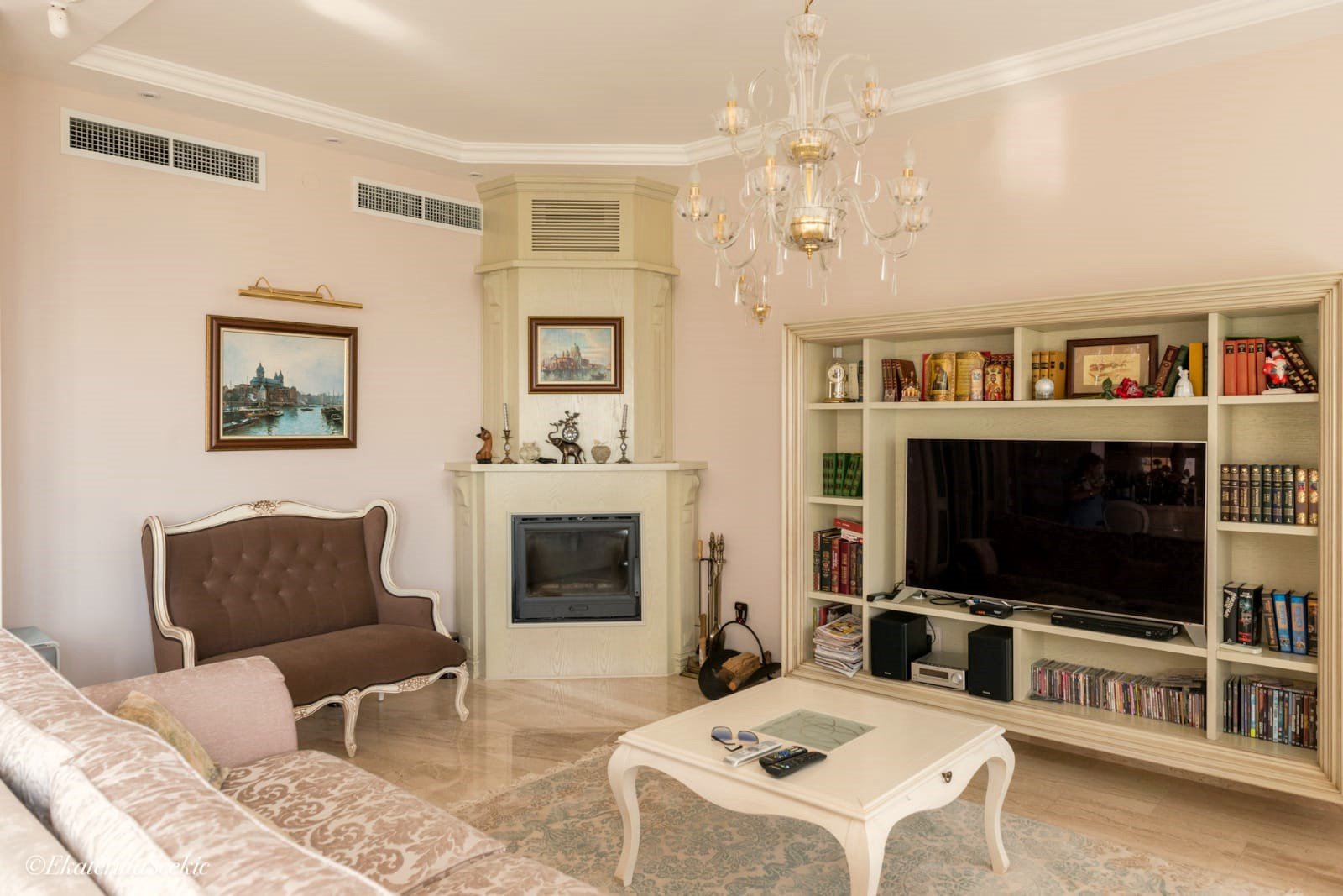 Beeindruckende Villa mit Panoramablick auf Meer und Berge in Perazića Do