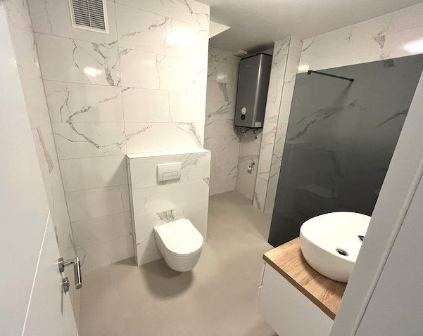 Neue Wohnung mit Garten in Krk auf der Insel Krk