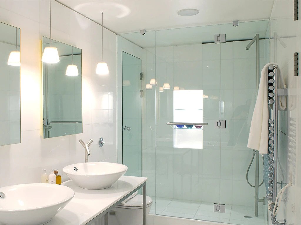 Luxuriöse Drei-Zimmer-Wohnung direkt am Meer, das erste Markenprojekt des Weltklasse-Designers in Zypern