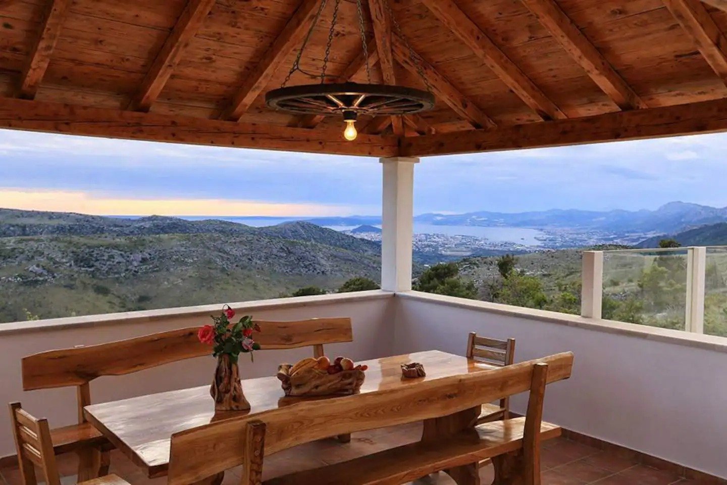 Villa mit Panoramablick auf das Meer und die Inseln, nur 20 Minuten von Split entfernt