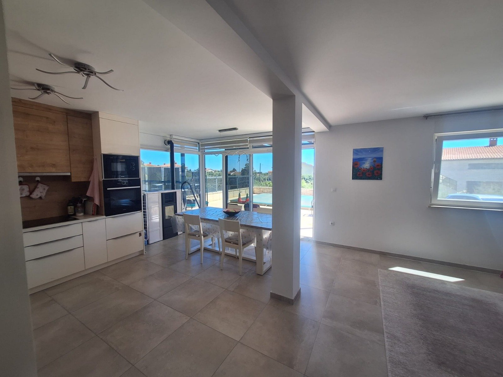 Modernes Apartment mit Swimmingpool und großem Garten in Medulin