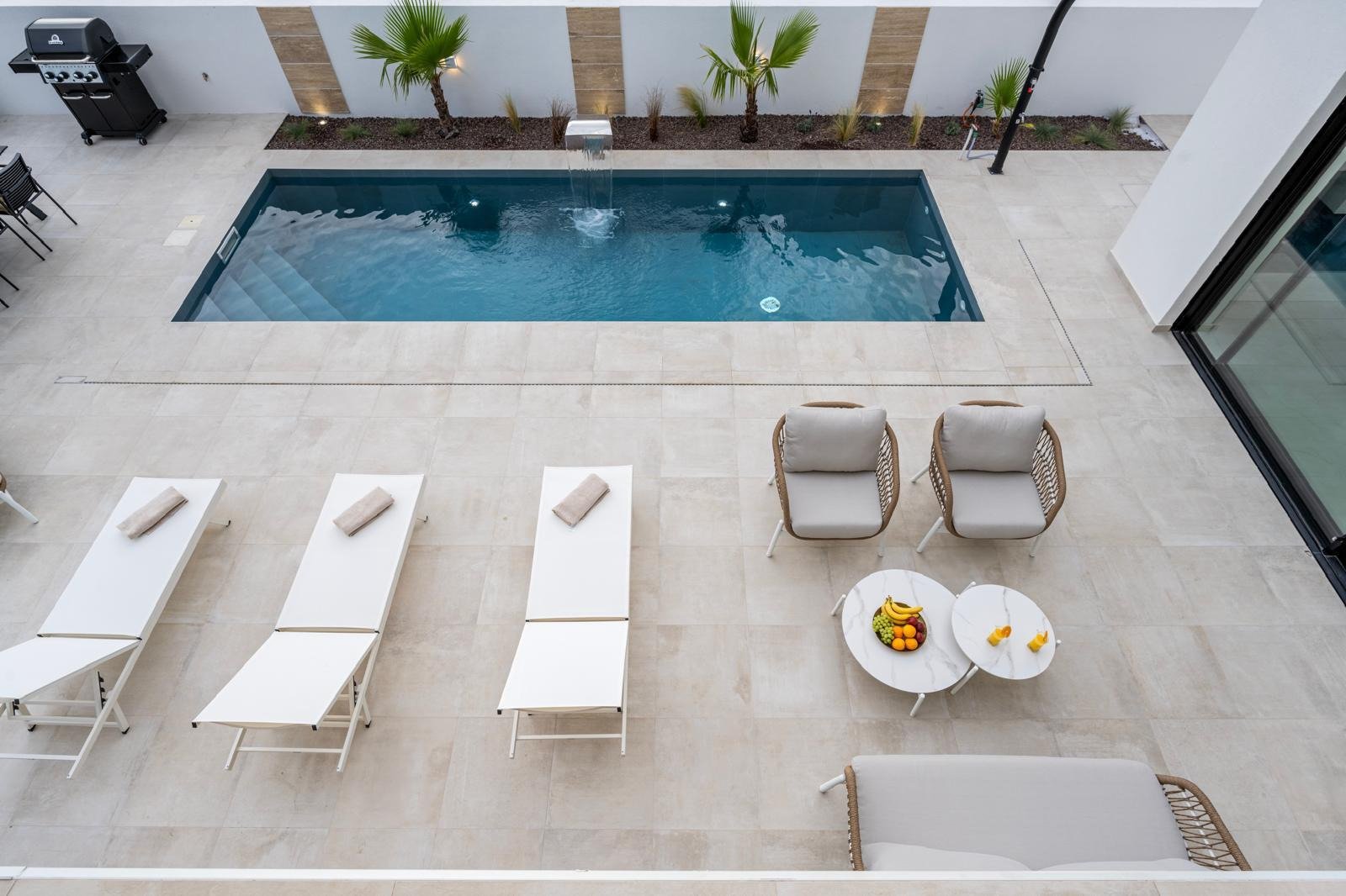 Moderne Luxusvilla mit Pool und Meerblick in Tribunj