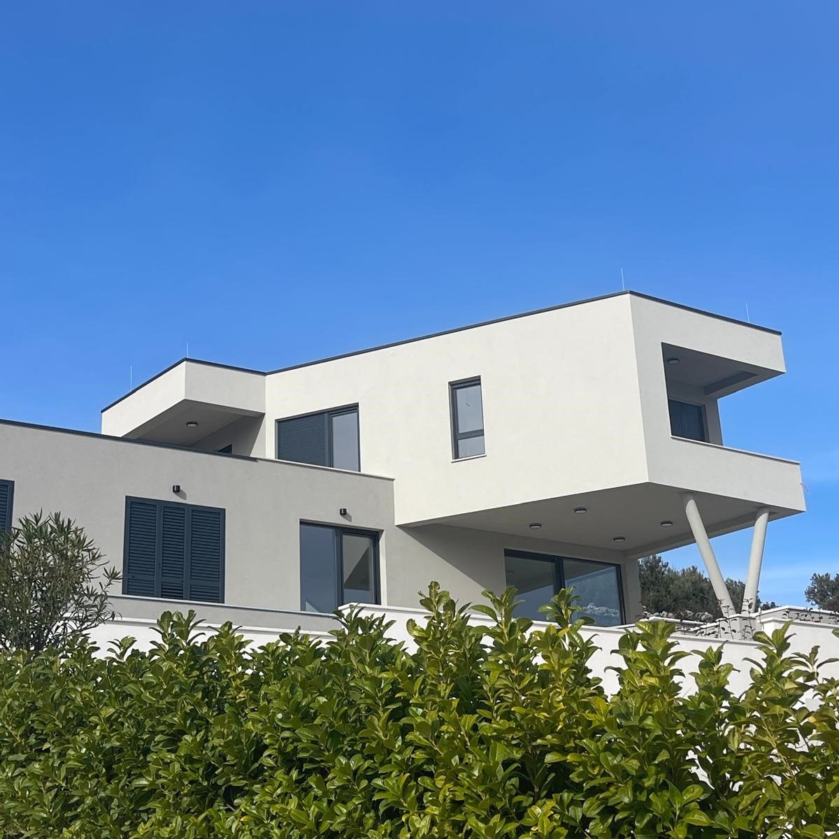 Nova, Luxusvilla, 150 m vom Meer entfernt, Panoramablick, Swimmingpool, Garage in Betina, Tisno