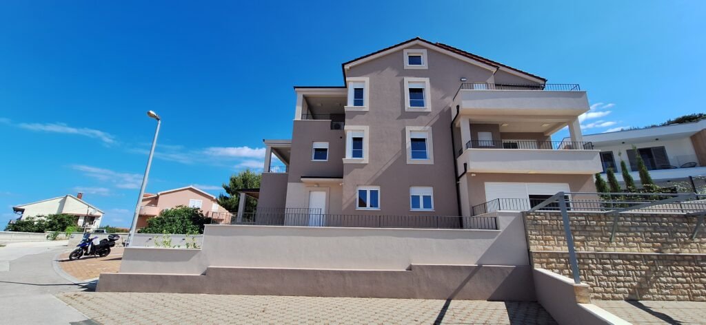 Exkluzivní Penthouse s otevřeným výhledem na more a staré mesto Primošten