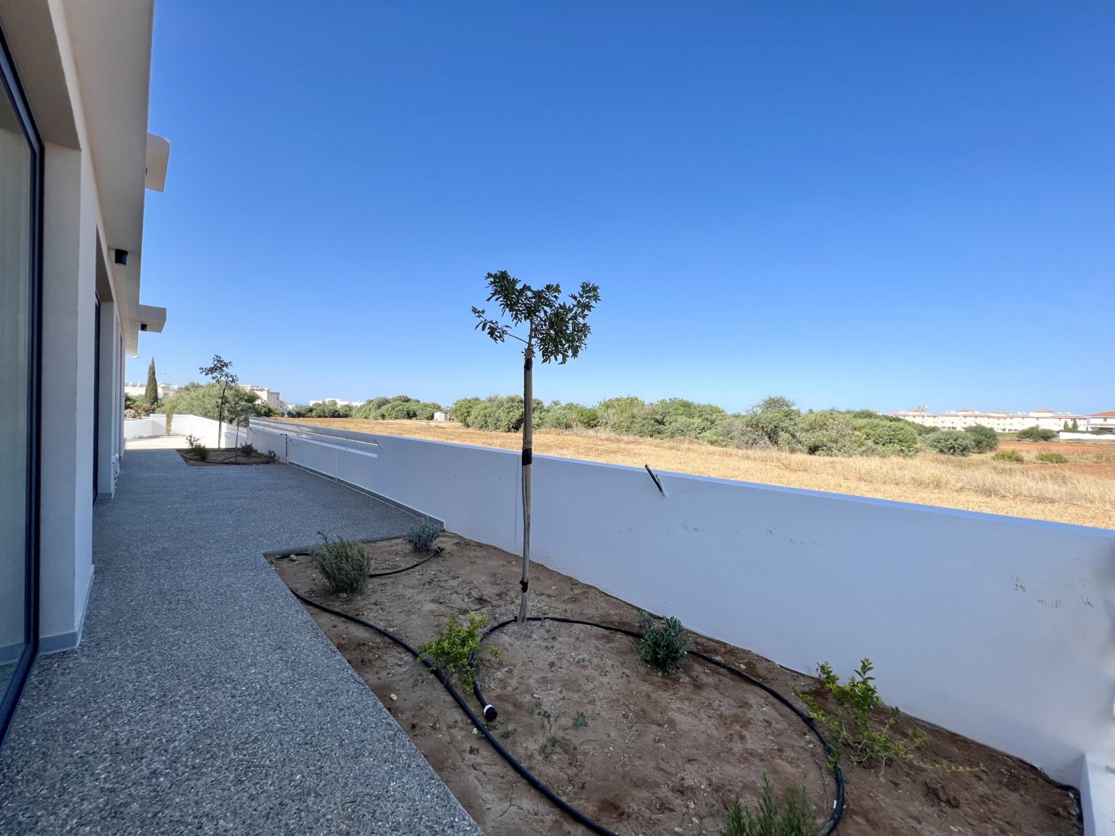 Luxuriöse 3 Zimmer mit großem Garten