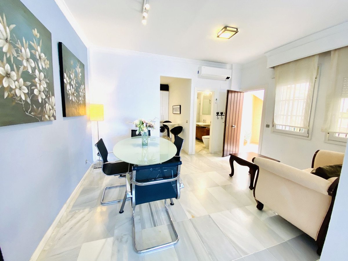 Einzigartiges Stadthaus direkt am Strand von Estepona, Málaga. Ein Traumhaus für anspruchsvolle Käufer!