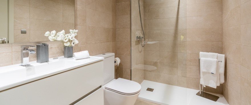 Luxuriöses Penthouse am Golfplatz – zeitloses Design und Panoramablick, Costa del Sol