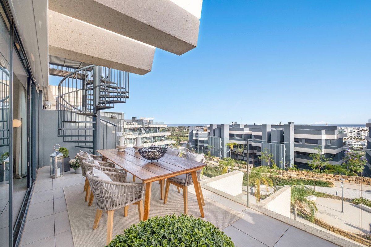 Absoluter Luxus: Duplex-Penthouse mit atemberaubendem Meerblick in Estepona, Costa del Sol